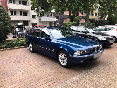 BMW 528