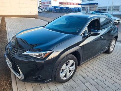 Schwarz Gebraucht 2022 Lexus UX 250h SUV | 25.450 € (Guter Preis)