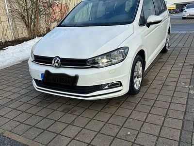 Weiß Gebraucht 2016 VW Touran Van / Kleinbus | 11.600 € (Guter Preis)