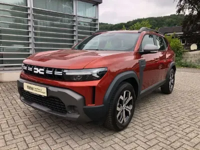 Gebraucht Dacia Duster Expression 140 PS (102 kW) 2025 Terrakottabraun SUV