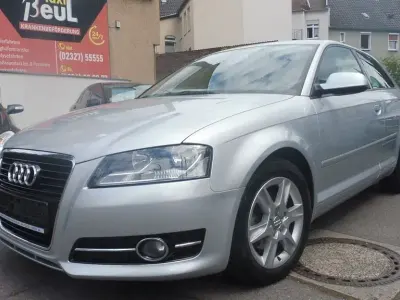 Gebraucht Audi A3 Attraction 125 PS (91 kW) 2012 Eissilber Kleinwagen