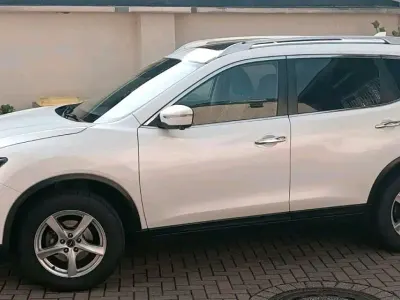 Gebraucht Nissan X-Trail Tekna 131 PS (96 kW) 2015 Weiß SUV