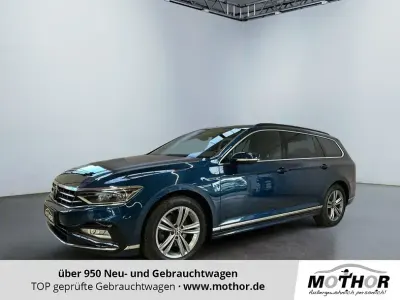Gebraucht VW Passat R-line 150 PS (110 kW) 2023 Aquamarinblau Kombi