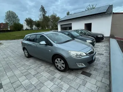 Usata Opel Astra 140 CV (102 kW) 2011 Station wagon