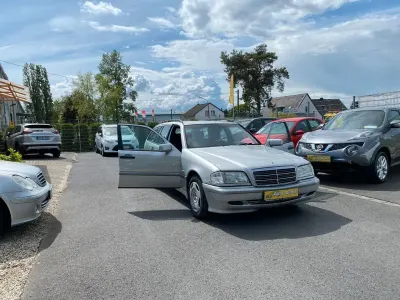 Second-hand Mercedes C200