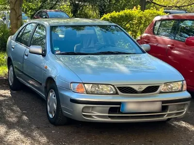 Gebraucht Nissan Almera 75 PS (55 kW) 1998 Silber Kleinwagen