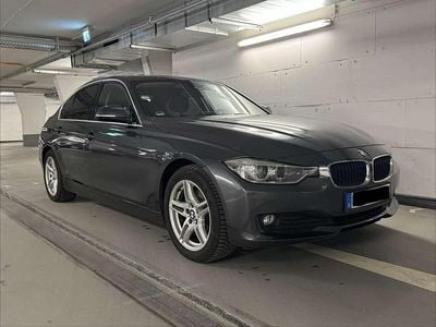 Gebraucht BMW 320 184 PS (135 kW) 2012 Grau Limousine