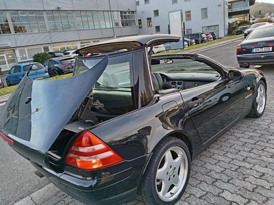 Gebraucht Mercedes SLK230 193 PS (141 kW) 2000 Schwarz Cabrio
