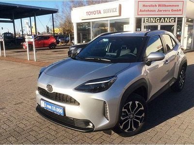 Neu Toyota Yaris Cross 131 PS (96 kW) 2025 Schimmering silber metallic SUV