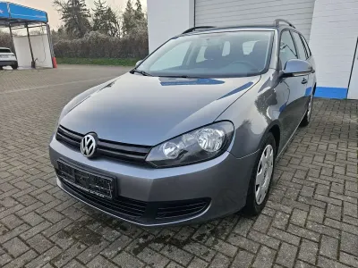 Gebraucht VW Golf VI Trendline 86 PS (63 kW) 2011 Platinum grey metallic Kleinwagen