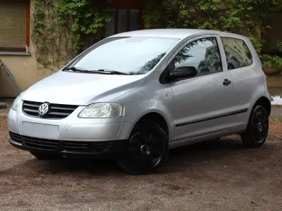 Używany VW Fox Basis 54 KM (39 kW) 2007 Srebrny Hatchback