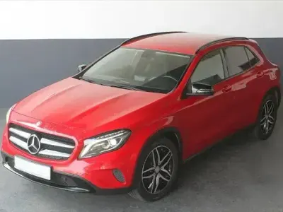Gebraucht Mercedes GLA220 Urban 170 PS (125 kW) 2014 Rot SUV