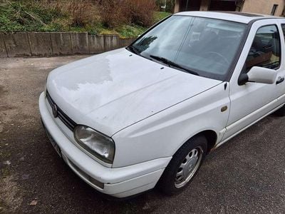 Second-hand VW Golf III 60 CP (44 kW) 1997 Alb Berlinǎ