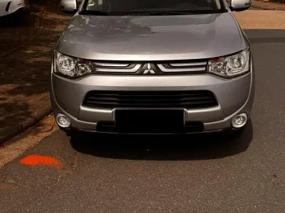 Gebraucht Mitsubishi Outlander Invite 150 PS (110 kW) 2014 Grau SUV