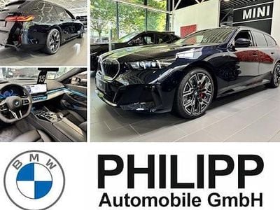 Schwarz Neu 2025 BMW 520 Shadowline Kombi | 62.880 € (Guter Preis)