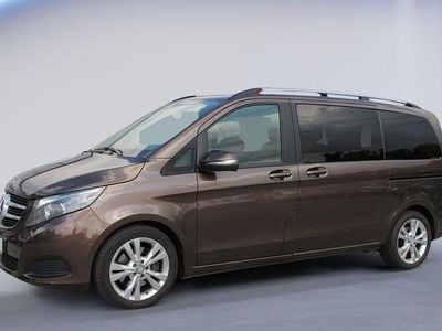 Mercedes V220
