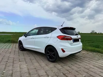 Gebraucht Ford Fiesta Cool & Connect 86 PS (63 kW) 2017 Weiß Kleinwagen