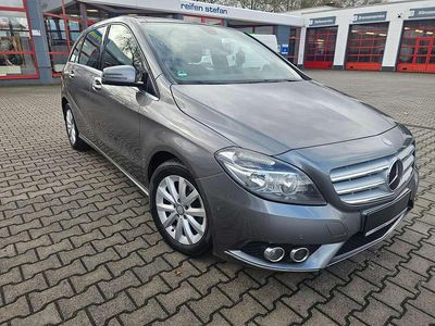 Gebraucht Mercedes B180 109 PS (80 kW) 2013 Grau Van / Kleinbus