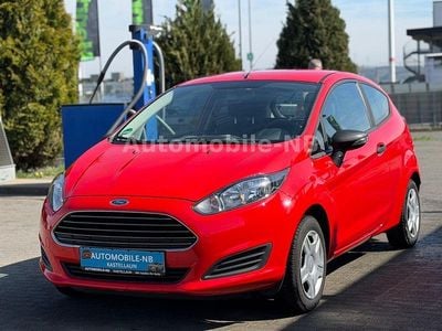 Begagnad Ford Fiesta Ambiente 60 HK (44 kW) 2015 Röd Sedan