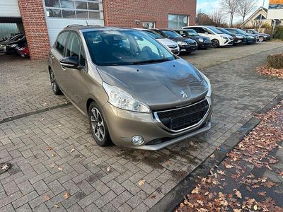Braun Gebraucht 2012 Peugeot 208 Kleinwagen | 3.750 € (Fairer Preis)