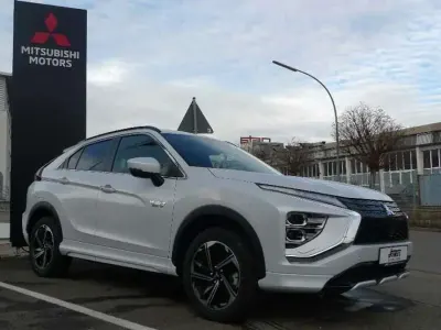 Gebraucht Mitsubishi Eclipse Cross Select 188 PS (138 kW) 2024 Titanweiß SUV