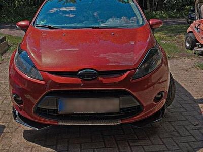 Gebraucht Ford Fiesta 97 PS (71 kW) 2011 Rot Kleinwagen