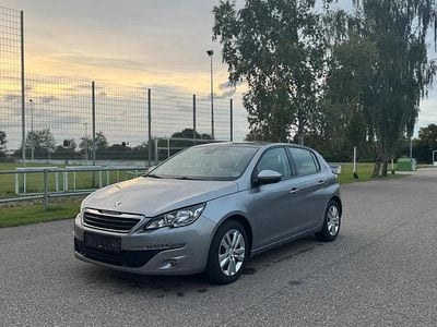Gebraucht Peugeot 308 Active 131 PS (96 kW) 2015 Grau Kleinwagen