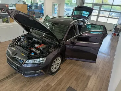 Gebraucht Skoda Superb Style 218 PS (160 kW) 2022 Space violett Kombi
