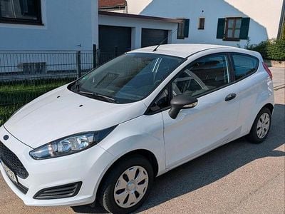Usata Ford Fiesta 60 CV (44 kW) 2016 Bianco Utilitaria