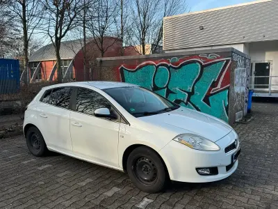 Gebraucht Fiat Bravo 120 PS (88 kW) 2010 Weiß Kleinwagen