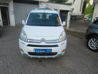 Gebraucht Citroën Berlingo SELECTION 92 PS (67 kW) 2015 Weiß Van / Kleinbus