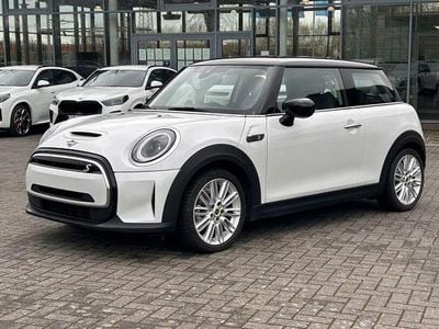 Gebraucht Mini Cooper SE Classic 135 kW (184 PS) 2023 Nanuq white Kleinwagen