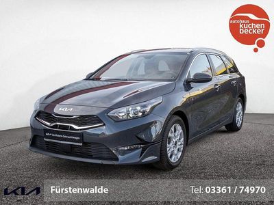 Grau Gebraucht 2024 Kia Ceed Vision Kleinwagen | 23.490 € (Fairer Preis)
