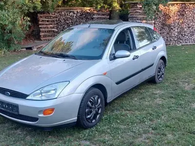 Gebraucht Ford Focus Ambiente 75 PS (55 kW) 2000 Grau Limousine