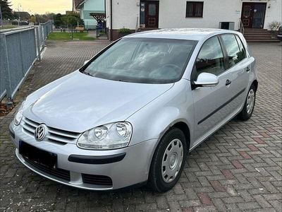 Usata VW Golf IV Trendline 75 CV (55 kW) 2004 Argento Berlina