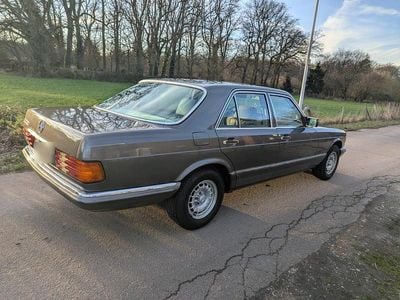 Usata Mercedes 500 231 CV (169 kW) 1982 Grigio Berlina