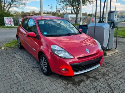 Brugt Renault Clio III 75 HK (55 kW) 2009 Rød Hatchback
