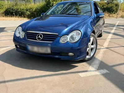 Gebraucht Mercedes C200 Sport Edition 163 PS (119 kW) 2003 Blau Coupé
