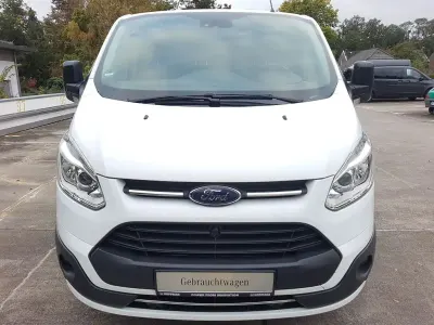 Gebraucht Ford Transit Custom 131 PS (96 kW) 2017 Frostweiß Van / Kleinbus