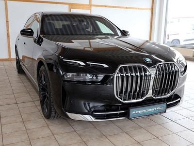 Gebraucht BMW 740 Sport Line 299 PS (219 kW) 2025 Schwarz Limousine