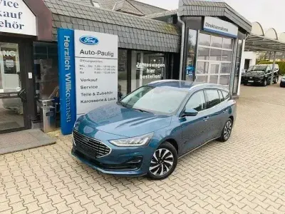 Używany Ford Focus Titanium 125 KM (91 kW) 2025 Niebieski Sedan/Limuzyna