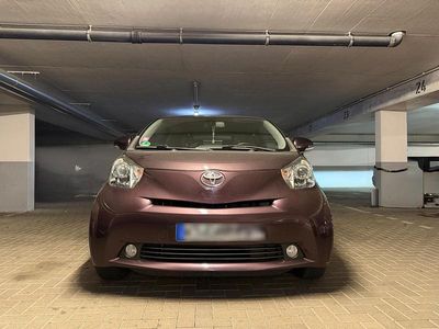 Usata Toyota iQ 98 CV (72 kW) 2009 Marrone Utilitaria