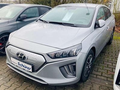 Gebraucht Hyundai Ioniq Style 100 kW (136 PS) 2020 Typhoon silver / met Kleinwagen