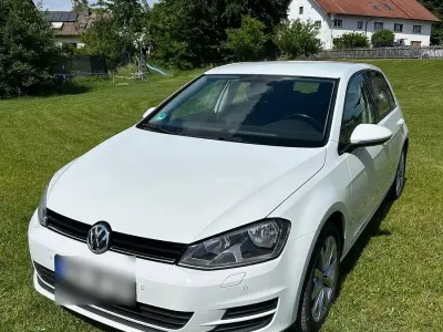 Gebraucht VW Golf VII Trendline 110 PS (80 kW) 2014 Weiß Limousine