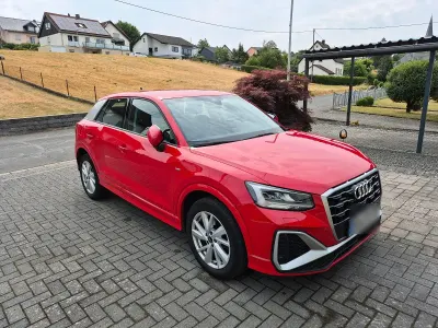 Gebraucht Audi Q2 S-Line 150 PS (110 kW) 2022 Rot SUV