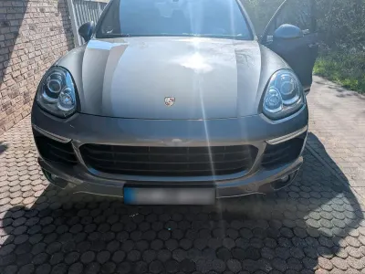 Usata Porsche Cayenne S E-Hybrid 416 CV (305 kW) 2016 Grigio SUV