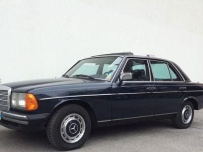 Gebraucht Mercedes 200 60 PS (44 kW) 1982 Limousine