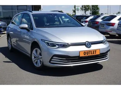 Gebraucht VW Golf VIII 131 PS (96 kW) 2024 Silber Kombi