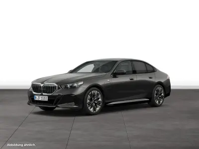 Gebraucht BMW 550e Comfort Edition 489 PS (359 kW) 2025 Limousine
