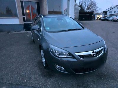 Gebraucht Opel Astra 140 PS (102 kW) 2012 Grau Kombi